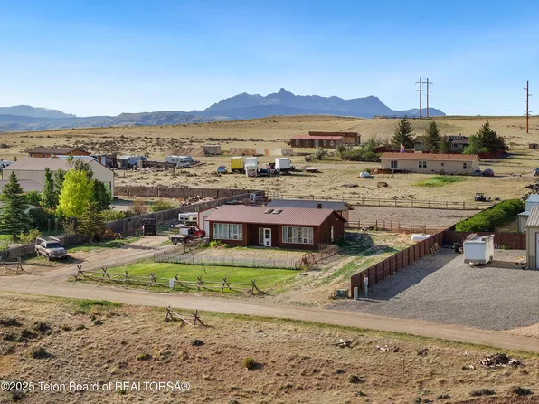 621 Mountain View Dr, Dubois, WY 82513