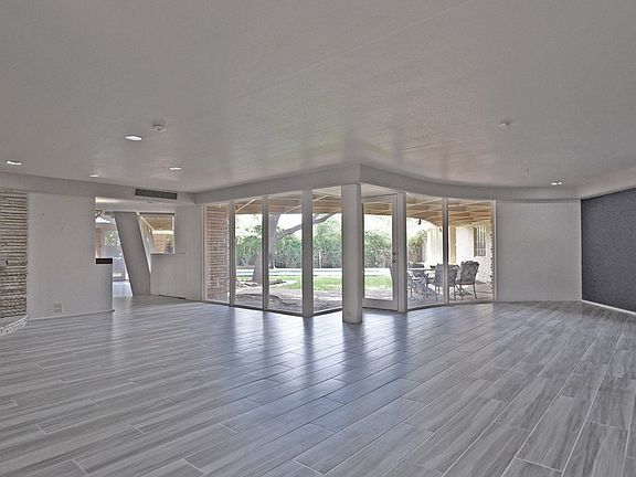 3rd image of 100 Monticello Dr
