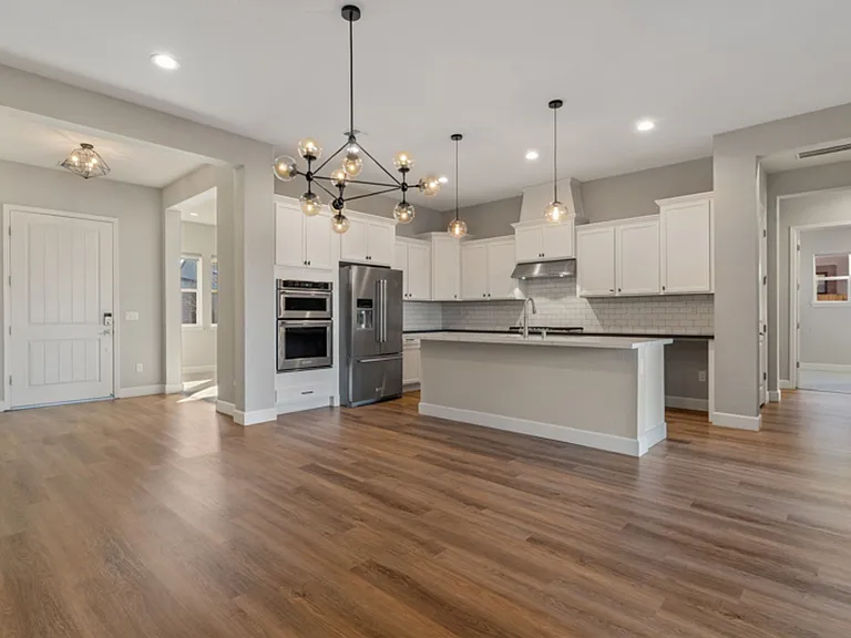 2221 Paint Horse Dr — Photo 2