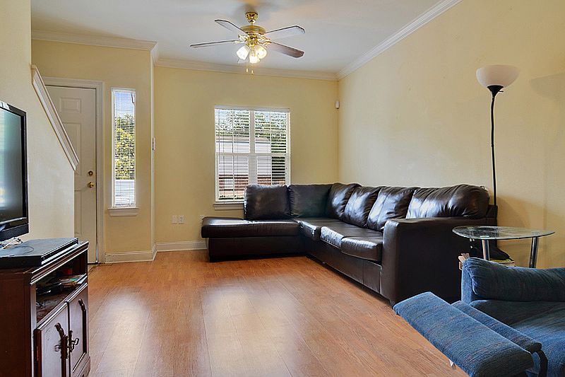 1st image of 315 W Parker Blvd #3