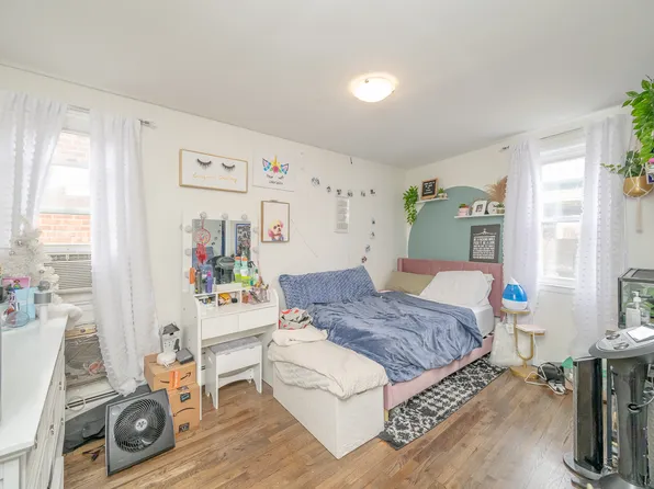 25-02 Crescent Street image 8 of 12