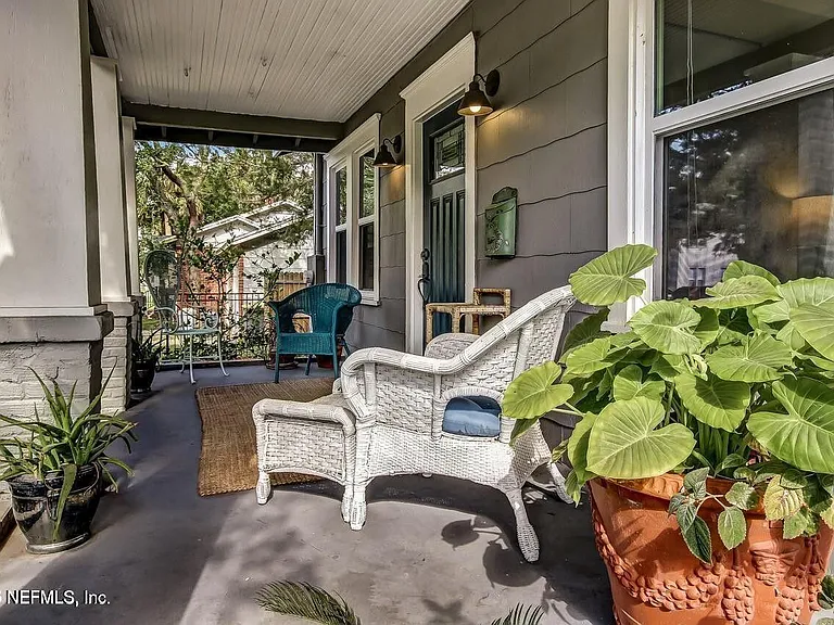 1117 Cedar St — Photo 3