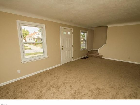3rd image of 2519 Tuxedo Ave