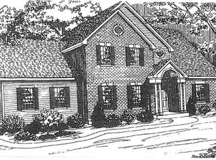 8 Chatham Cir, Loudonville, NY 12211