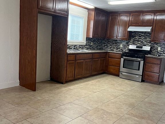 4th image of 155 6th St