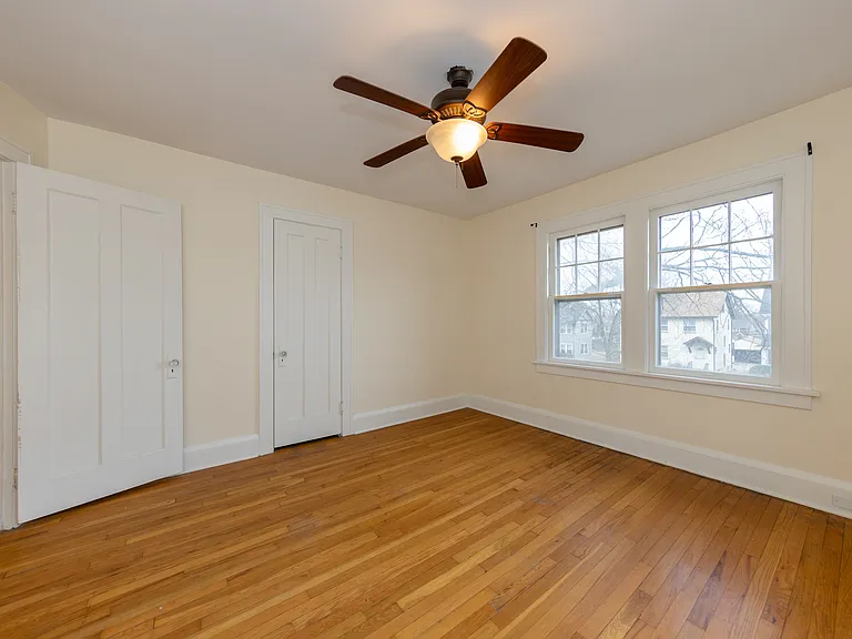 3354 Altamont Ave — Photo 18