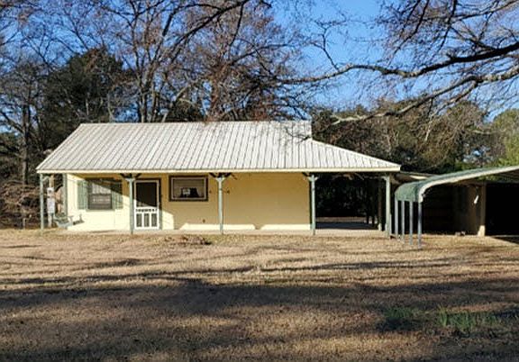 2nd image of 305 Chelsea Dr