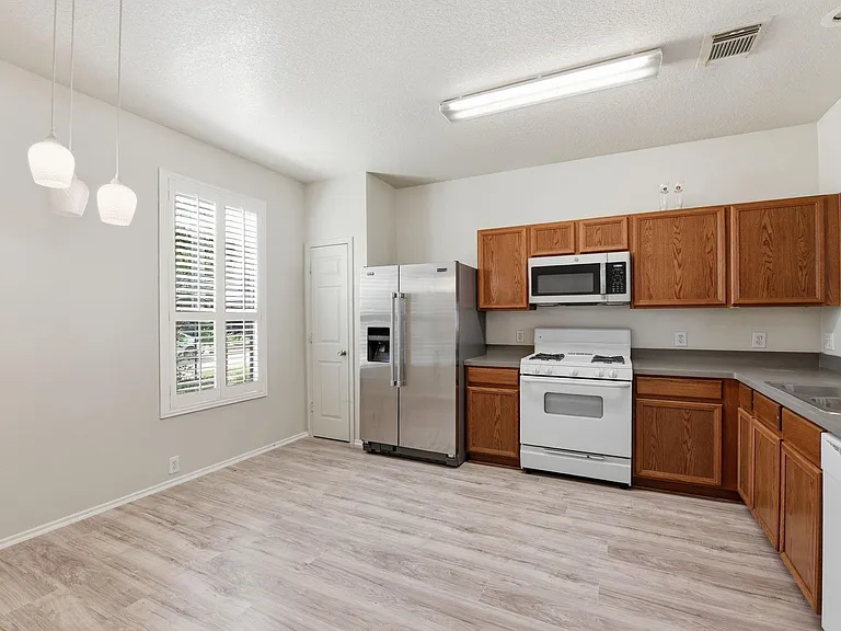 9631 Coyote Creek Dr — Photo 11