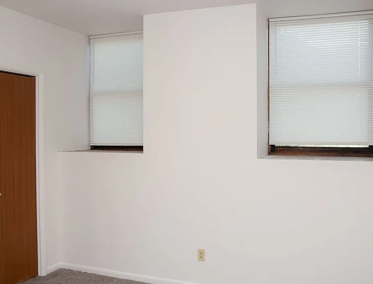 153 E High St — Photo 12