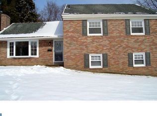 66 Server Ln, Springfield, PA 19064