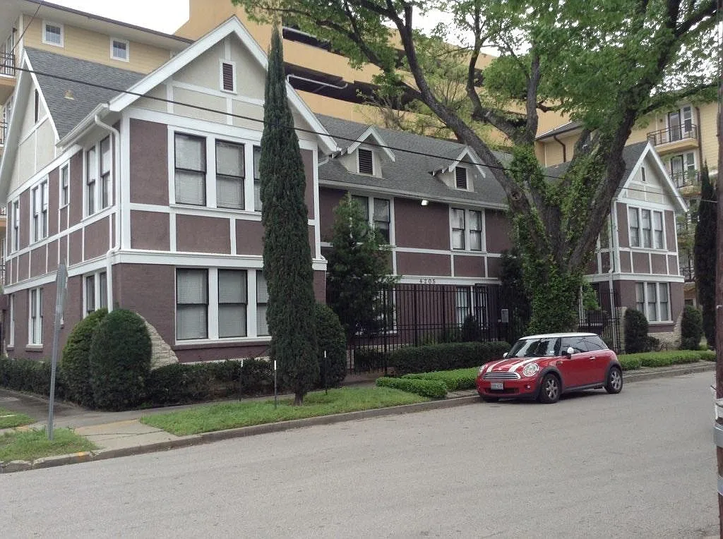 1 bed, 900 sqft, $1,275 — Photo 1