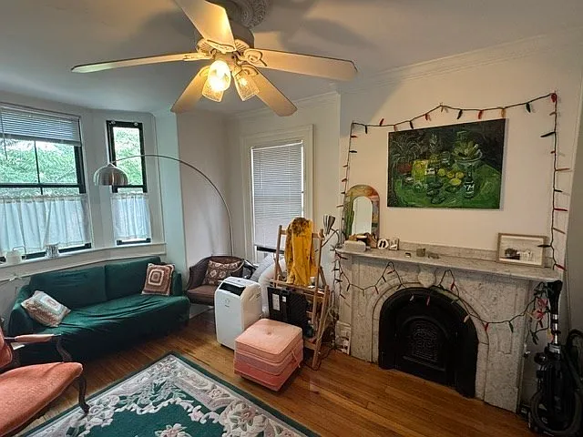 2 Wellington St #8 — Photo 2