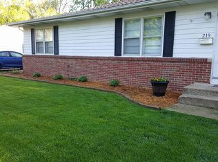 219 Magnolia Dr, Bloomington, IL 61701