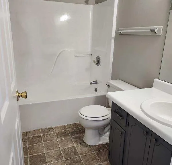 515 E 20th St #4 — Photo 7
