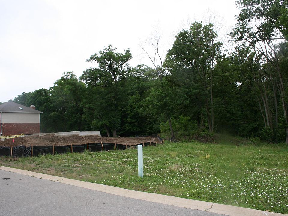 1st image of 16966 Forest Glen Dr
