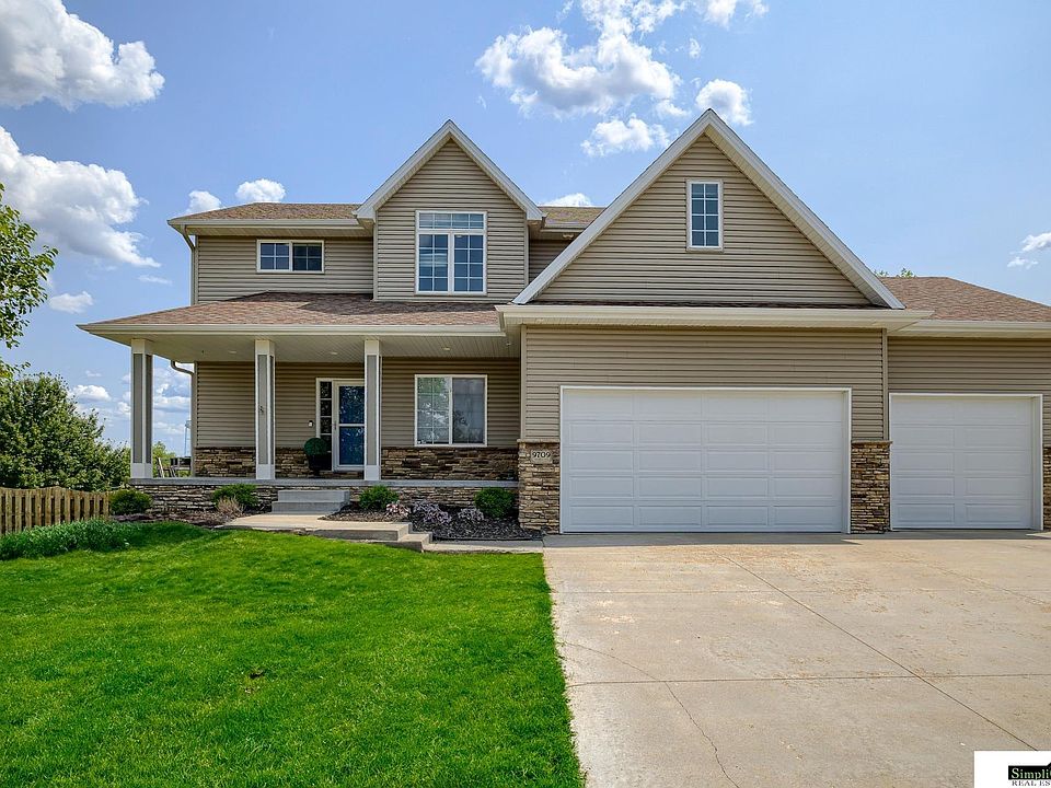 1st image of 9709 Chateau Cir