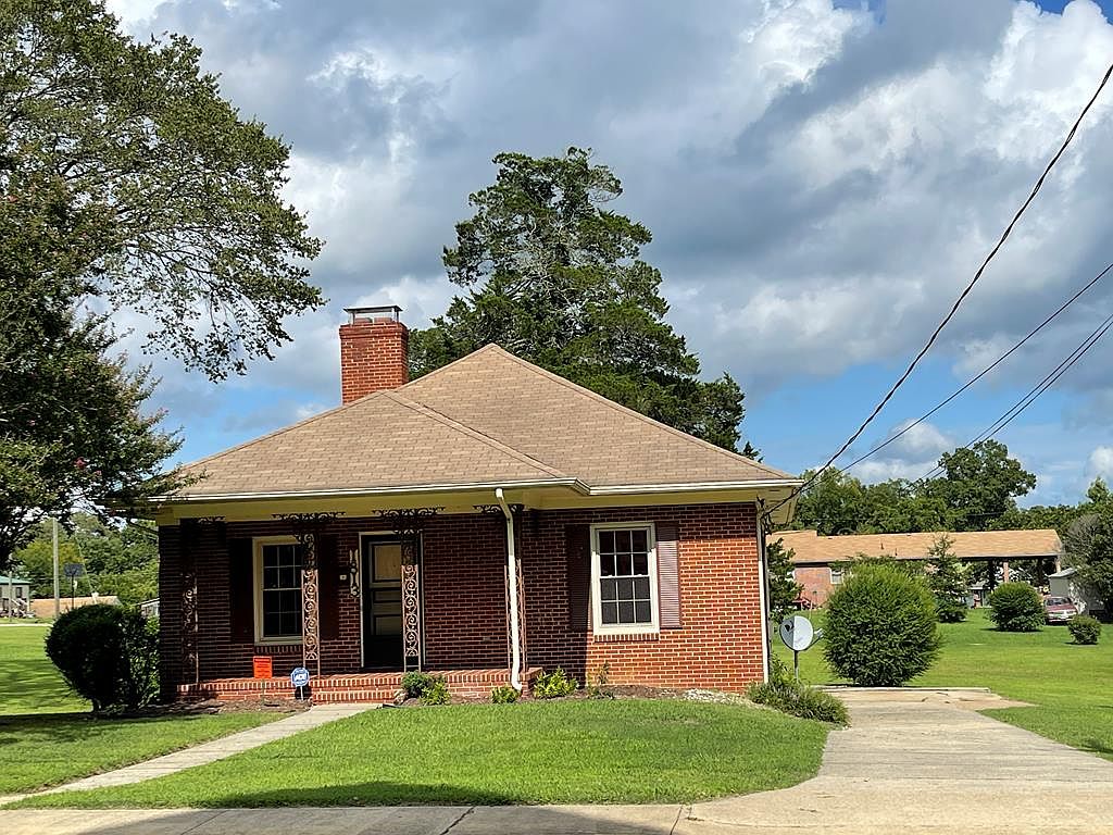 1813 N Main St, South Boston, VA 24592 Zillow