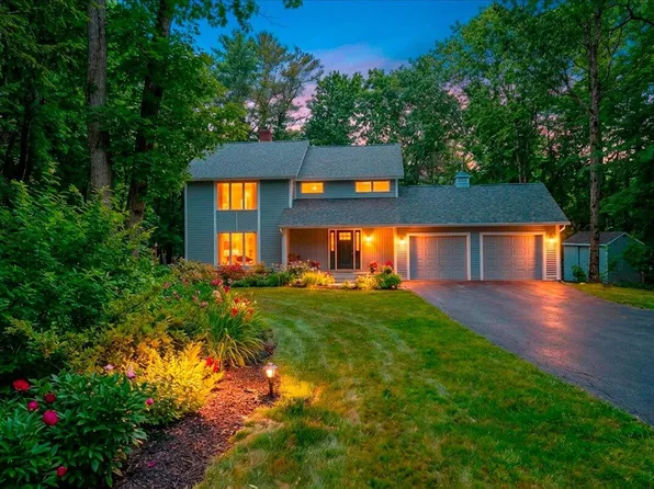 10 Fairway Lane, Farmingdale, ME 04344