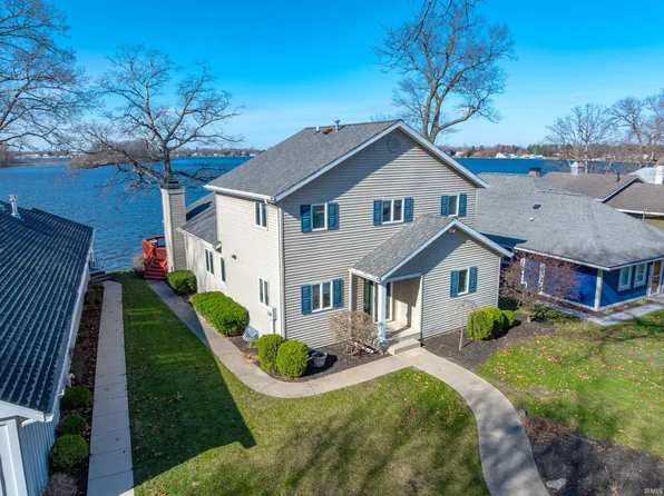 2910 Country Club Dr E, Rochester, IN 46975