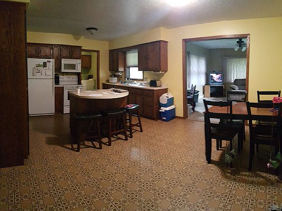 Kitchen/Diningroom