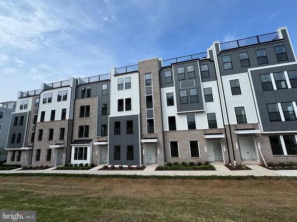 20790 Cloongee Ter, Dulles, VA 20166