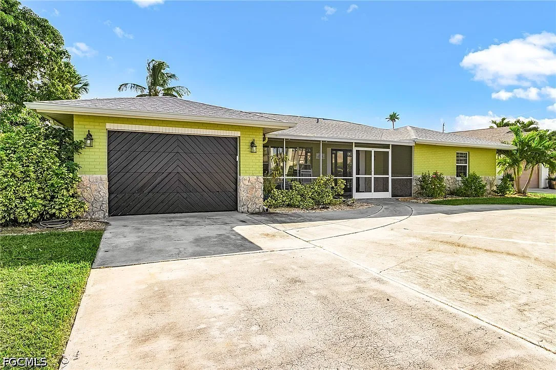 5 bed, 3.0 bath, 2670 sqft, $5,300 — Photo 1