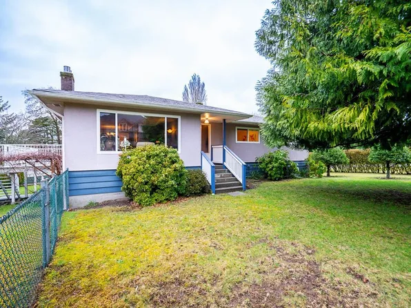 13789 Bentley Rd, Surrey, BC V3R 5C5