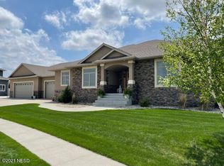 1740 Washington Dr NE, Watertown, SD 57201