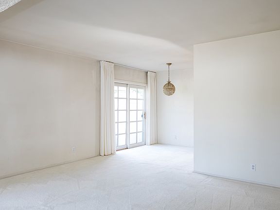 4th image of 4351 Jasmine Ave