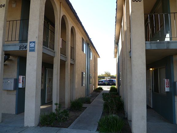 5th image of 800 O St APT 4