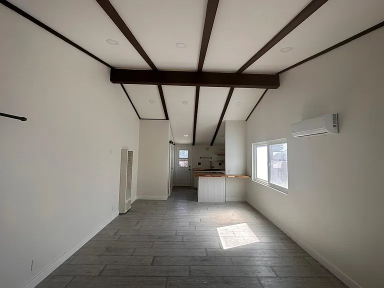 4391 Green Ave #B — Photo 1