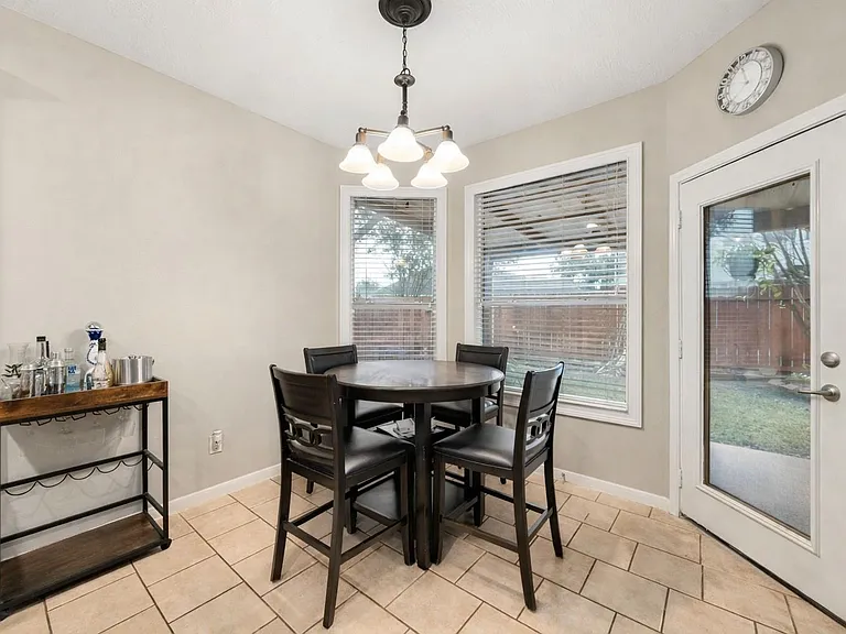 24647 Hampton Lakes Dr — Photo 15