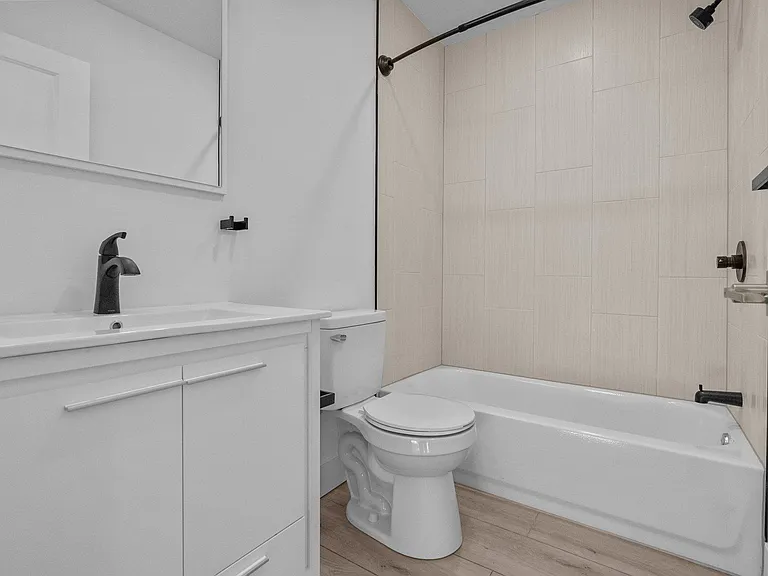 4028 Parrish St #3 — Photo 12