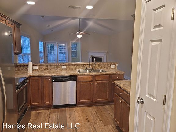 5th image of 2017 Willow Creek Ln