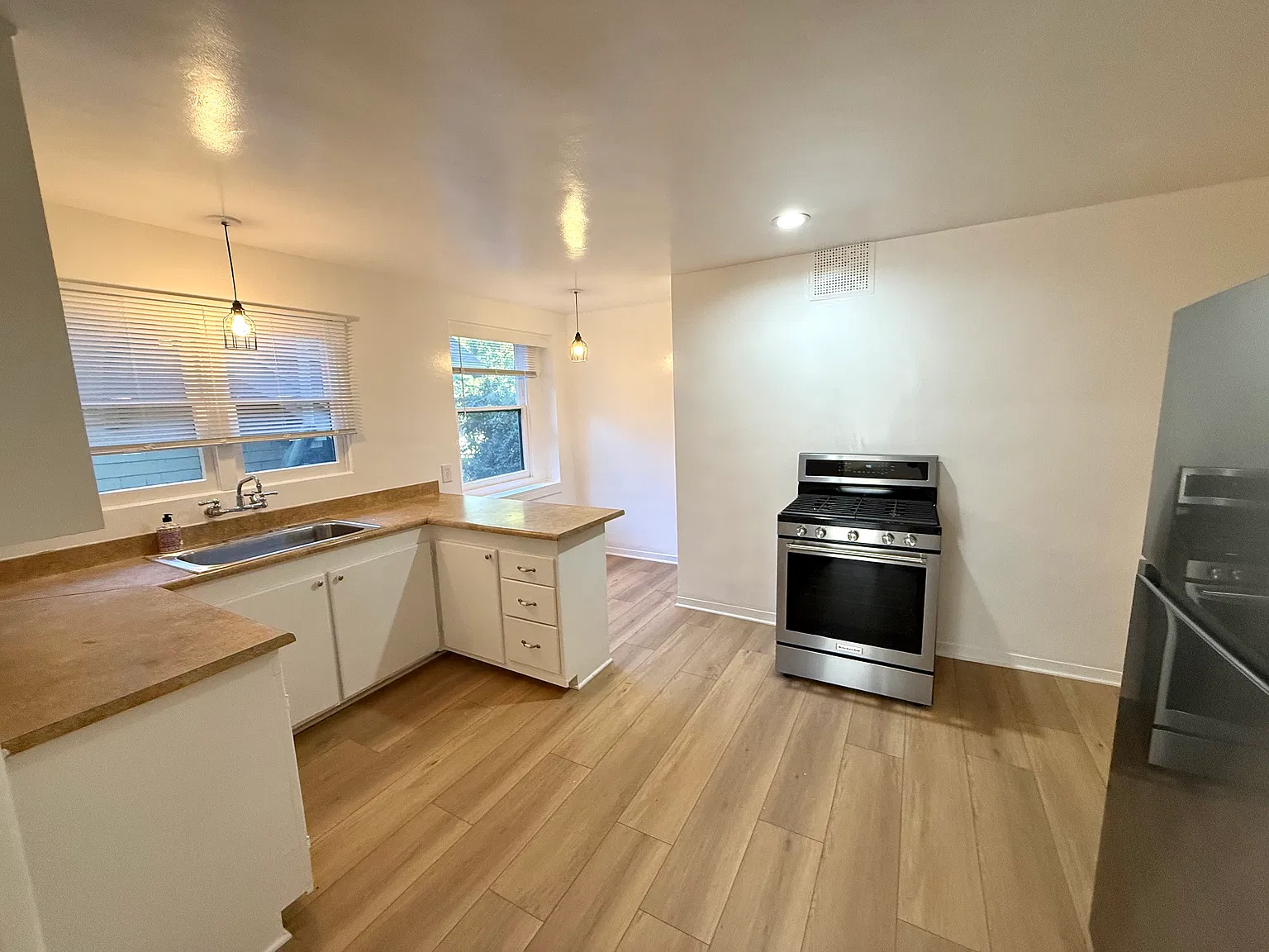 1 bed, 1200 sqft, $2,895 — Photo 3