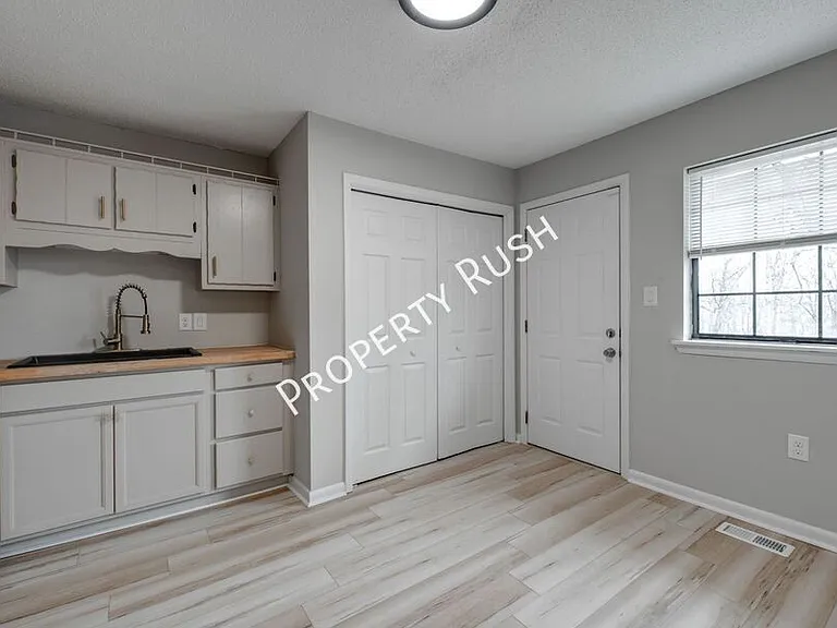 340 Alpine Dr #A — Photo 8