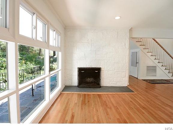 4th image of 16 Pokahoe Dr