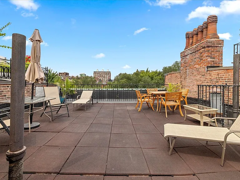 228 Commonwealth Ave #10 — Photo 11
