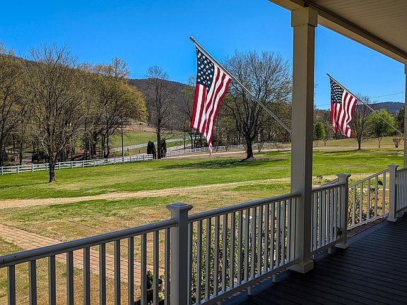 4th image of 1409 Dug Hill Rd