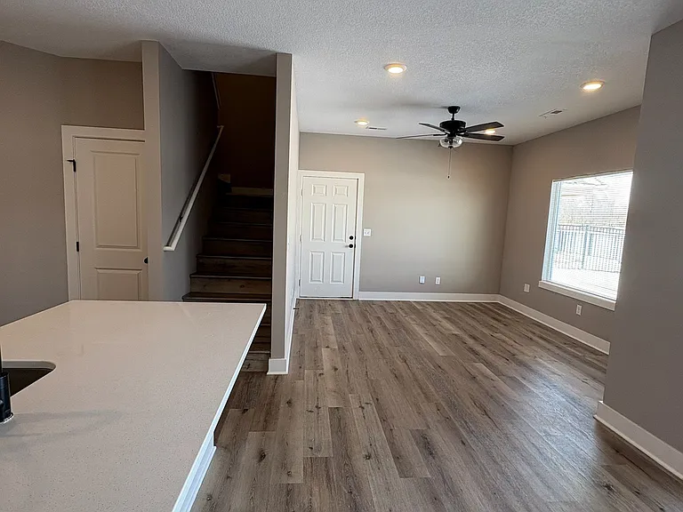 16309 W Lynndale St #16309 — Photo 10