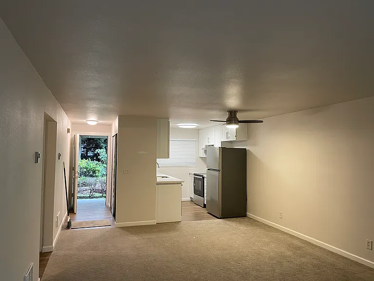 129 108th Ave SE #3 — Photo 9
