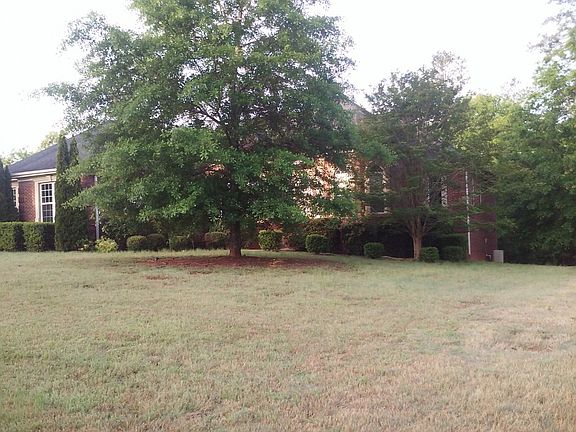 3rd image of 2124 Crest Wood Dr