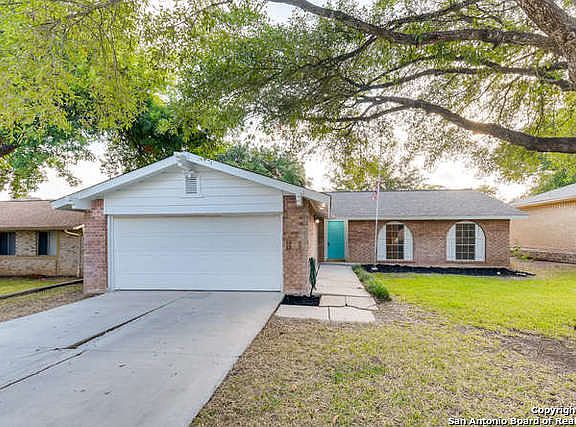 2nd image of 4914 Tiffany Ln