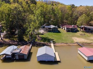 3700 Lindsey Ln, Guntersville, AL 35976
