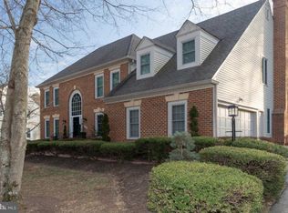 7706 S Valley Dr, Fairfax Station, VA 22039