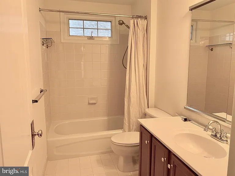 20242 Hidden Creek Ct — Photo 18