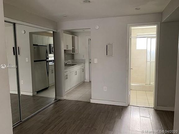 3rd image of 944 Meridian Ave APT 5