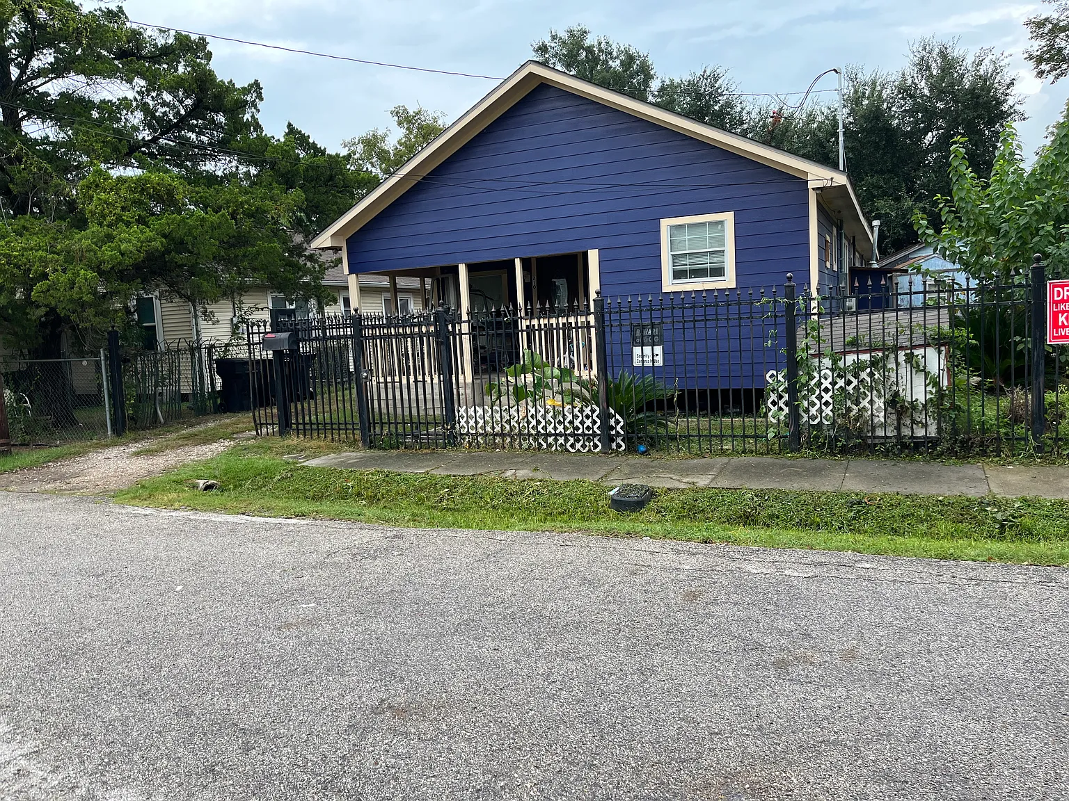 210 N Estelle St — Photo 1