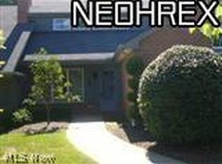 2238 Foxden Dr #B, Salem, OH 44460