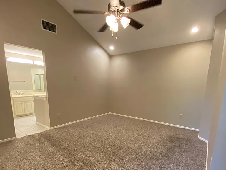 9038 Hillside Dr — Photo 11